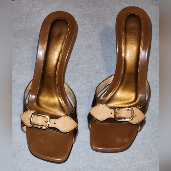 🔥EUC Louis Vuitton Mule  Wooden Heels Slides Sandal  Leather - Picture 14 of 14